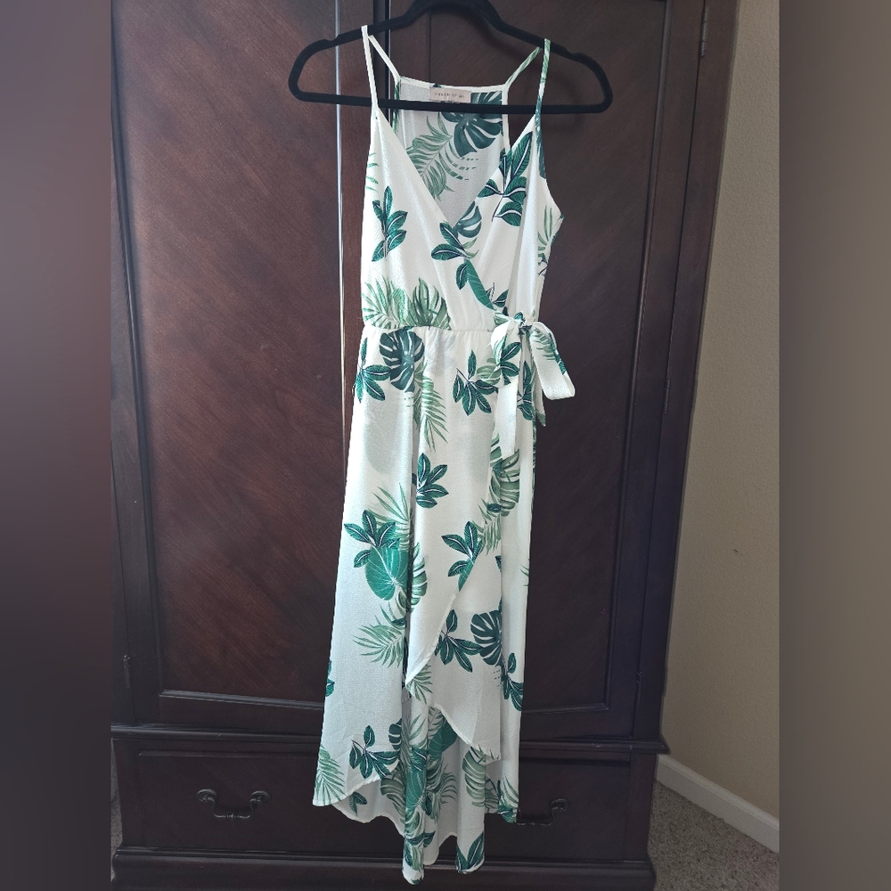 🌺 EUC Dream Of Me Wrap Dress
